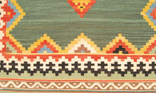 Carica l'immagine nel visualizzatore di Gallery, Kilim Original Authentic Hand Made 122x82 CM
