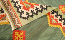 Carica l'immagine nel visualizzatore di Gallery, Kilim Original Authentic Hand Made 122x82 CM
