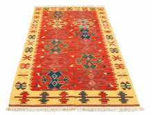 Carica l&#39;immagine nel visualizzatore di Gallery, Kilim Original Authentic Hand Made 188x125 CM
