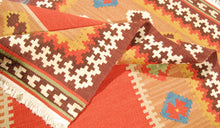 Carica l'immagine nel visualizzatore di Gallery, Kilim Original Authentic Hand Made 120x80 CM
