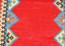 Lade das Bild in den Galerie-Viewer, Kilim Original Authentic Hand Made 122x82 CM
