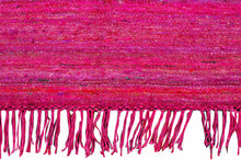 Carica l&#39;immagine nel visualizzatore di Gallery, New Design Original Authentic Hand Made kilim Silk India 230x160 CM
