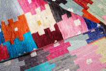 Carica l'immagine nel visualizzatore di Gallery, TAIMANY Original Wool Rug Modern Handmad Carpet CM 180x103
