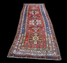Lade das Bild in den Galerie-Viewer, Tappeto Malayer Hand knotted carpet Original Colors  300x105 CM
