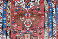 Lade das Bild in den Galerie-Viewer, Tappeto Malayer Hand knotted carpet Original Colors  300x105 CM
