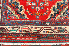 Lade das Bild in den Galerie-Viewer, Original Hand Made Carpets Sarok 198x108 CM
