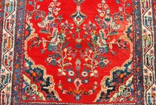 Lade das Bild in den Galerie-Viewer, Original Hand Made Carpets Sarok 198x108 CM
