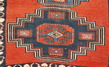 Carica l&#39;immagine nel visualizzatore di Gallery, Hand made Antique Kazak / Shirvan / Kuba Caucasic Carpets CM 180x153
