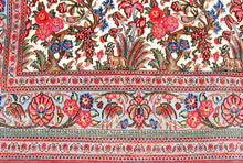 Lade das Bild in den Galerie-Viewer, Tappeto Quom Original Hand Made Carpets CM 155x106

