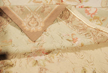 Carica l'immagine nel visualizzatore di Gallery, Needle point Classic Floral French Style 240x240 CM Drawing Aubusson (Galleria Farah1970)
