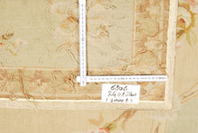 Lade das Bild in den Galerie-Viewer, Needle point Classic Floral French Style 240x240 CM Drawing Aubusson (Galleria Farah1970)
