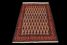 Lade das Bild in den Galerie-Viewer, Senne finissimo Original Hand Made Carpets  / 155x113 CM
