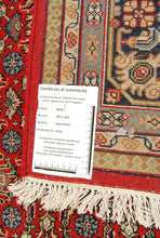 Carica l&#39;immagine nel visualizzatore di Gallery, Original Authentic Hand Made Carpet Varanassi India CM 293x203

