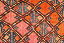 Carica l'immagine nel visualizzatore di Gallery, Original Hand Made Rustic Kilim / Afganistan Made CM 74x68
