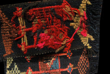 Carica l&#39;immagine nel visualizzatore di Gallery, Original Hand Made Rustic Kilim / Afganistan Origin CM 40x20
