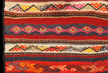 Carica l'immagine nel visualizzatore di Gallery, Original Hand Made Rustic Kilim / Afganistan Origin CM 81x51
