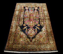 Load image into Gallery viewer, 167x107 CM Tappeto Seta Quom Kuom
