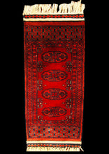 Carica l'immagine nel visualizzatore di Gallery, Tappeto Originale Annodato a Mano Kashmir Pakistan 72x32 CM
