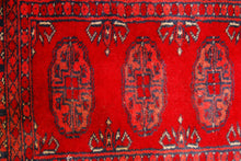 Carica l'immagine nel visualizzatore di Gallery, Tappeto Originale Annodato a Mano Kashmir Pakistan 72x32 CM
