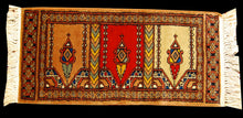 Lade das Bild in den Galerie-Viewer, Tappeto Autentico Originale Annodato a Mano Kashmir Pakistan 65x31 CM
