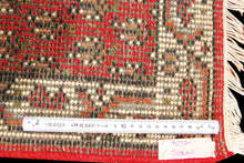 Carica l'immagine nel visualizzatore di Gallery, Original Authentic Hand Made Carpet India Varanassi 60x40 CM
