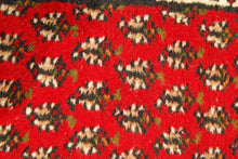 Carica l&#39;immagine nel visualizzatore di Gallery, Original Authentic Hand Made Carpet India Varanassi 60x40 CM
