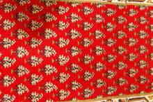 Carica l'immagine nel visualizzatore di Gallery, Original Authentic Hand Made Carpet India Varanassi 60x40 CM
