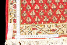 Carica l&#39;immagine nel visualizzatore di Gallery, Original Authentic Hand Made Carpet India Varanassi 60x40 CM
