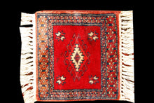 Lade das Bild in den Galerie-Viewer, Tappeto Autentico Originale Annodato a Mano  30x30 CM
