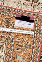 Lade das Bild in den Galerie-Viewer, Autentic &amp; Original Hand Made Carpets Quom Seta CM 158x106
