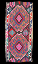 Lade das Bild in den Galerie-Viewer, Original Hand Made Rustic Kilim / Afganistan Origin CM 96X42
