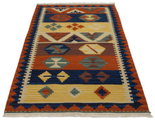 Lade das Bild in den Galerie-Viewer, Kilim original, authentisch handgemacht 140x75 CM
