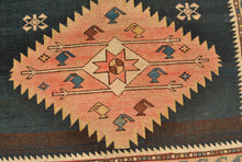 Carica l&#39;immagine nel visualizzatore di Gallery, Hand made Antique Kazak / Shirvan Caucasic Carpets CM 168x111
