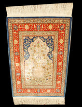 Lade das Bild in den Galerie-Viewer, Antico Tappeto Storico Hereche / Hereke in seta 100% Misura 92x63 Turkey
