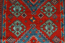Lade das Bild in den Galerie-Viewer, Hand made Antique Kazak / Shirvan /  Caucasic Carpets CM 175x130
