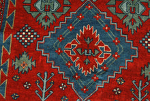 Carica l&#39;immagine nel visualizzatore di Gallery, Hand made Antique Kazak / Shirvan /  Caucasic Carpets CM 175x130
