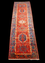 Lade das Bild in den Galerie-Viewer, Gharageh Antique Original Hand Made Carpets Tapis Teppich CM 360x105
