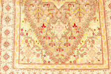 Carica l&#39;immagine nel visualizzatore di Gallery, Antico Tappeto Hereche / Hereke in seta 100% Tunesia Misura 130x81

