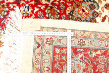 Carica l'immagine nel visualizzatore di Gallery, Original Authentic Hand Made Carpet Varanasi 310x245 CM

