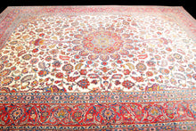 Carica l'immagine nel visualizzatore di Gallery, Tappeto Originale annodato a mano Isfahan CM 380X280
