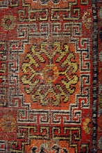 Lade das Bild in den Galerie-Viewer, Tappeto Vintage Originale annodato a mano Ghashgaii CM210x105
