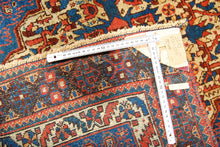 Carica l&#39;immagine nel visualizzatore di Gallery, Tappeto Originale annodato a mano Afshary CM 155x125
