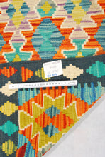 Carica l'immagine nel visualizzatore di Gallery, Kilim Kaudani Lana Hand Made in Afganistan 195x65 CM (Galleriafarah1970)
