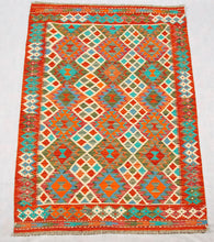 Carica l'immagine nel visualizzatore di Gallery, Kilim Kaudani Lana Hand Made in Afganistan 184x130 CM (Galleriafarah1970)
