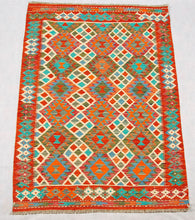 Lade das Bild in den Galerie-Viewer, Kilim Kaudani Lana Hand Made in Afganistan 184x130 CM (Galleriafarah1970)
