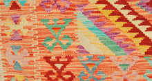 Carica l'immagine nel visualizzatore di Gallery, Kilim Kaudani Lana Hand Made in Afganistan 179x130 CM (Galleriafarah1970)

