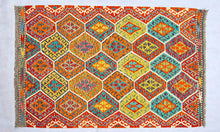 Lade das Bild in den Galerie-Viewer, Kilim Kaudani Lana Hand Made In Afganistan 180x131 CM (Galleriafarah1970)
