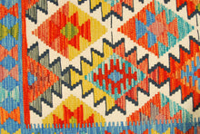 Carica l'immagine nel visualizzatore di Gallery, Kilim Kaudani Lana Hand Made In Afganistan 195x104 CM (Galleriafarah1970)
