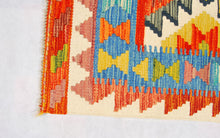 Carica l&#39;immagine nel visualizzatore di Gallery, Kilim Kaudani Lana Hand Made In Afganistan 195x104 CM (Galleriafarah1970)

