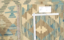 Carica l&#39;immagine nel visualizzatore di Gallery, Kilim Kaudani Lana Hand Made In Afganistan 188x149 CM (Galleriafarah1970)
